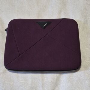 Targus Plum Purple Tablet Travel Carrying Sleeve Case Zipper Closure Padded